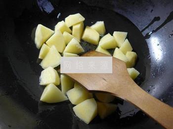 花螺煮土豆的做法图解2