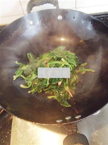 油面筋炒菠菜的做法步骤6