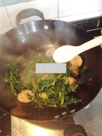 油面筋炒菠菜的做法步骤9