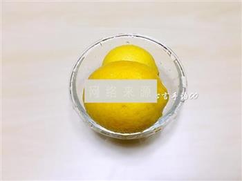 土冰糖炖柠檬的做法步骤1