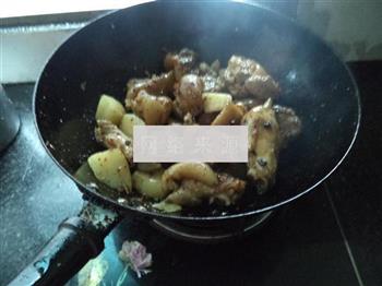 土豆蒸猪蹄的做法步骤8