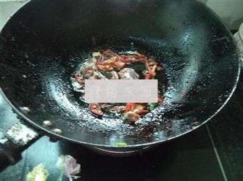 包菜香菇肉丝炒河粉的做法图解3