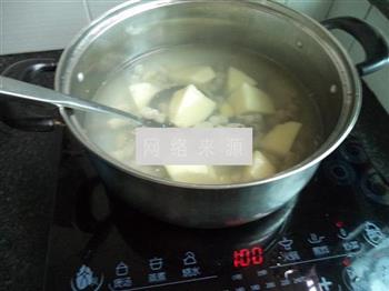 土豆小肠煲汤的做法步骤6