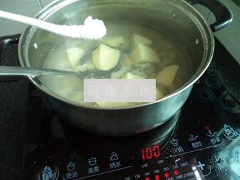 土豆小肠煲汤的做法步骤7
