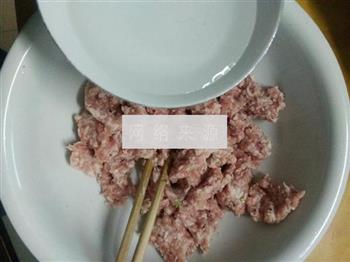 芹菜猪肉水饺的做法步骤6