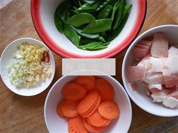 荷兰豆胡萝卜炒肉的做法步骤3