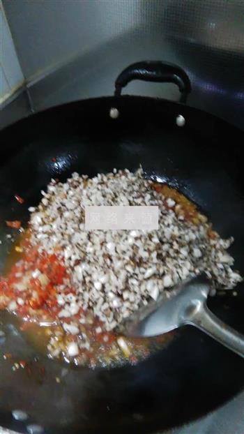 香菇牛肉酱的做法步骤6