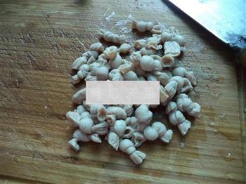 香菇小肠煲汤的做法步骤3