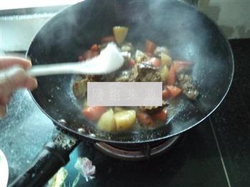 土豆胡萝卜烧排骨的做法步骤10