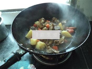 土豆胡萝卜烧排骨的做法步骤8