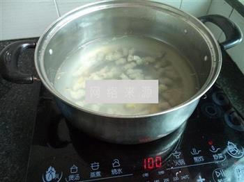 小肠蛋卷香菇汤的做法步骤4