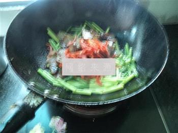 腊肉腊肠炒蒜苔的做法图解12
