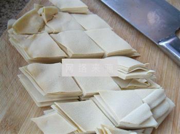 黄瓜片干豆腐的做法步骤2