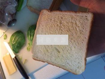 早餐鳄梨三明治的做法图解4
