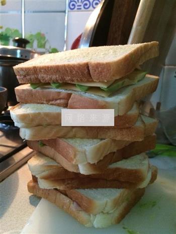 早餐鳄梨三明治的做法步骤6