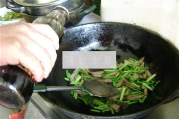 蒜苔牛肉的做法图解5