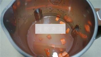 胡萝卜二米粥的做法图解2