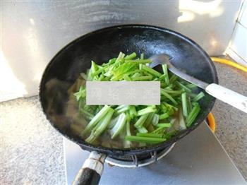 菠菜梗土豆条的做法步骤6