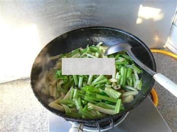 菠菜梗土豆条的做法步骤7
