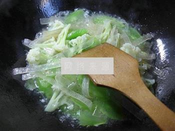 花菜粉皮煮莴笋的做法图解4