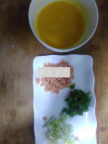 火腿肠蛋炒饭的做法步骤2