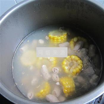 小肠炖玉米的做法步骤12