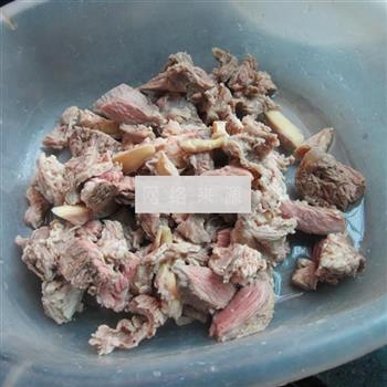 牛肉油条萝卜锅的做法图解2
