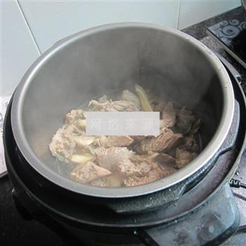 牛肉油条萝卜锅的做法步骤3