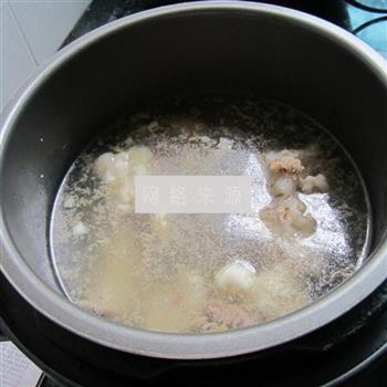 筒骨饺子锅的做法步骤3