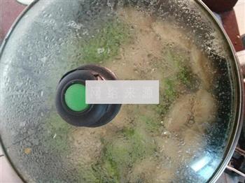 白菜猪肉煎饺的做法步骤4