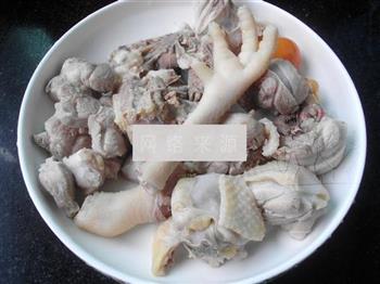 栗子香菇红豆鸡汤的做法图解3
