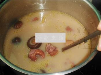 栗子香菇红豆鸡汤的做法步骤6