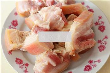 上海秘制红烧肉的做法步骤1