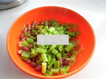 芹菜拌花生米的做法步骤7