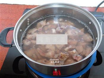 黑豆莲藕排骨汤的做法步骤1