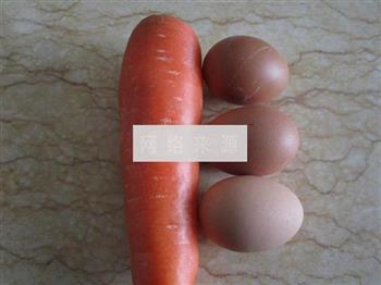 胡萝卜鲜肉蛋卷的做法图解1