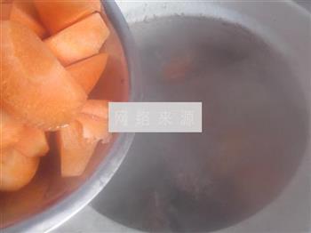 胡萝卜羊骨奶汤的做法步骤6