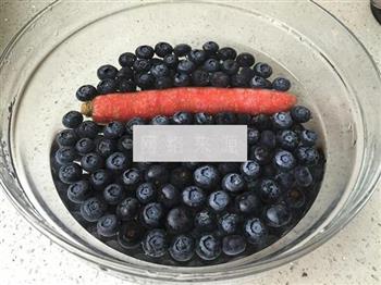 蓝莓枸杞胡萝卜酵素的做法图解1