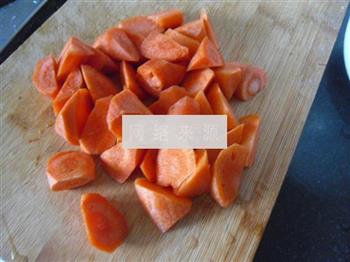 猪手胡萝卜煲的做法图解1