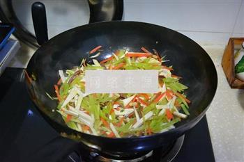 煎饼蔬菜卷的做法步骤4