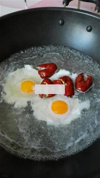 红枣醪糟荷包蛋的做法图解3