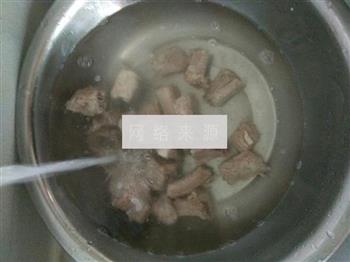 淮山排骨汤的做法图解4