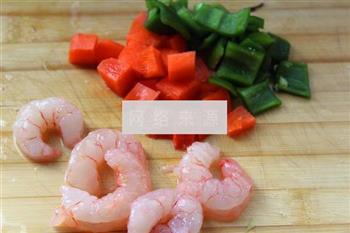鱼香虾仁杂蔬炒馒头的做法步骤2