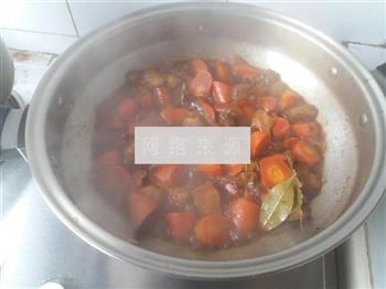 胡萝卜红烧肉的做法步骤9