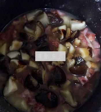 香菇腊肠焖饭的做法步骤2