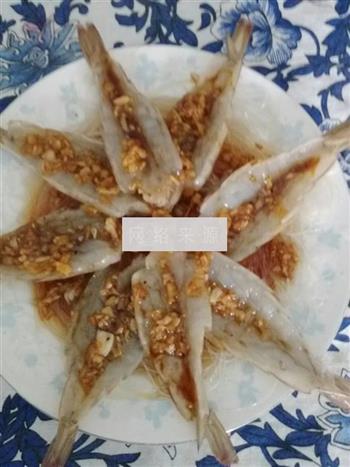 蒜蓉粉丝蒸虾的做法步骤10