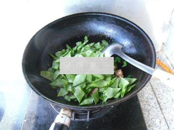 红椒烧扁豆的做法步骤9