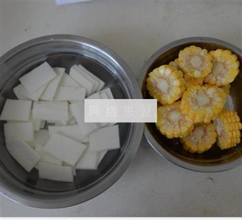山药玉米排骨汤的做法图解2