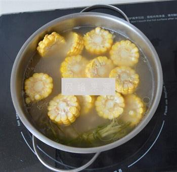 山药玉米排骨汤的做法图解6