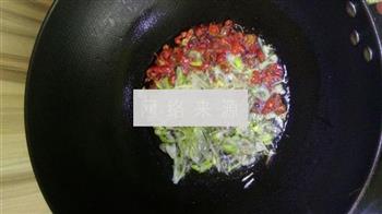 韭菜炒豆芽的做法步骤3
